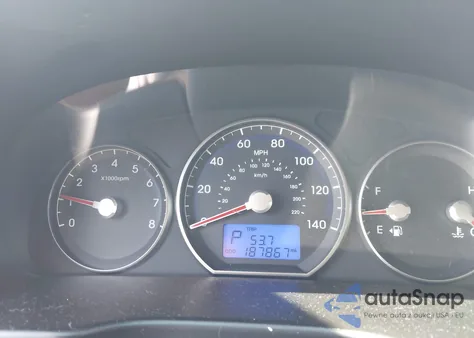 2010 Hyundai Santa Fe Se z USA, uszkodzony, nr VIN 5NMSH4AG0AH377899